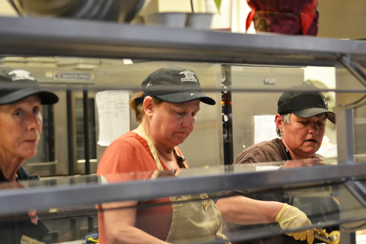Golden Hour Senior Center Hosts Thanksgiving Lunch