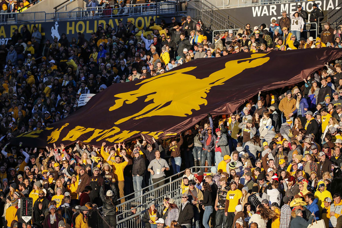 Fifty-Four UW Student-Athletes Earn Fall Academic All-Mountain West Honors