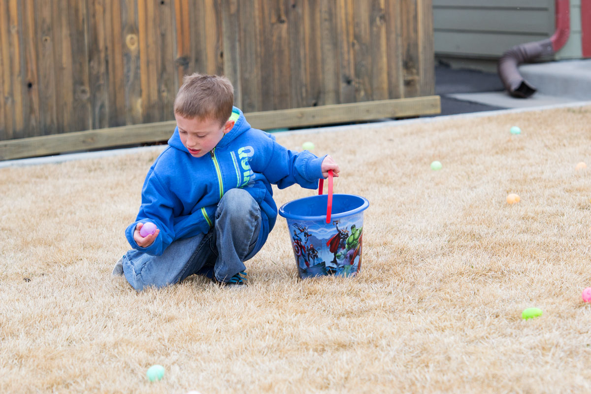 Kids Hunt for Easter Eggs at Deer Trail Assisted Living [PHOTOS]
