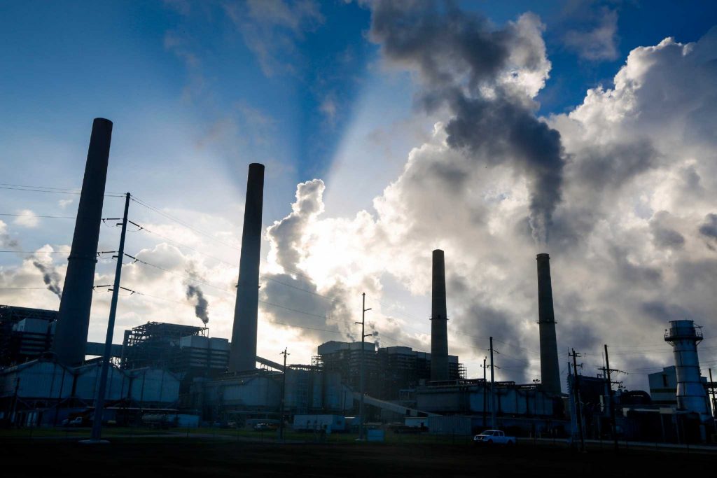 Governors Announce New Group to Promote Carbon Capture