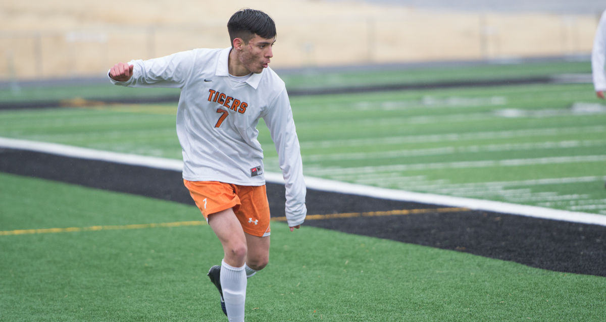 Tigers Drop Close Game to Thunder Basin in Overtime