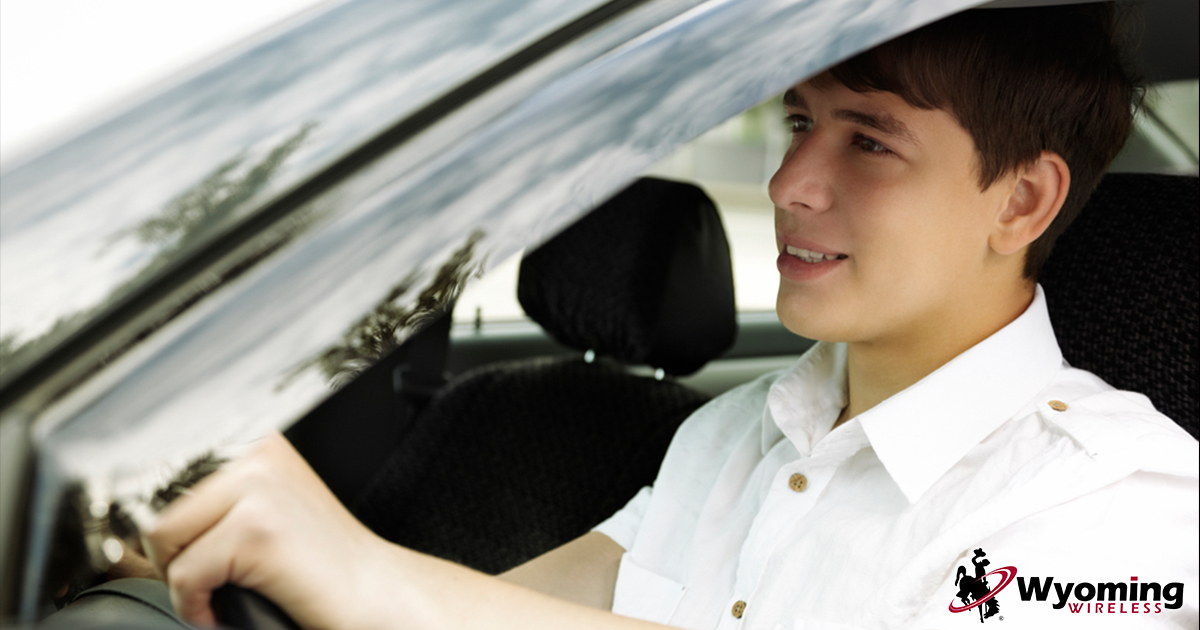 HUM by Verizon Turns Your Car Into a Smart Car