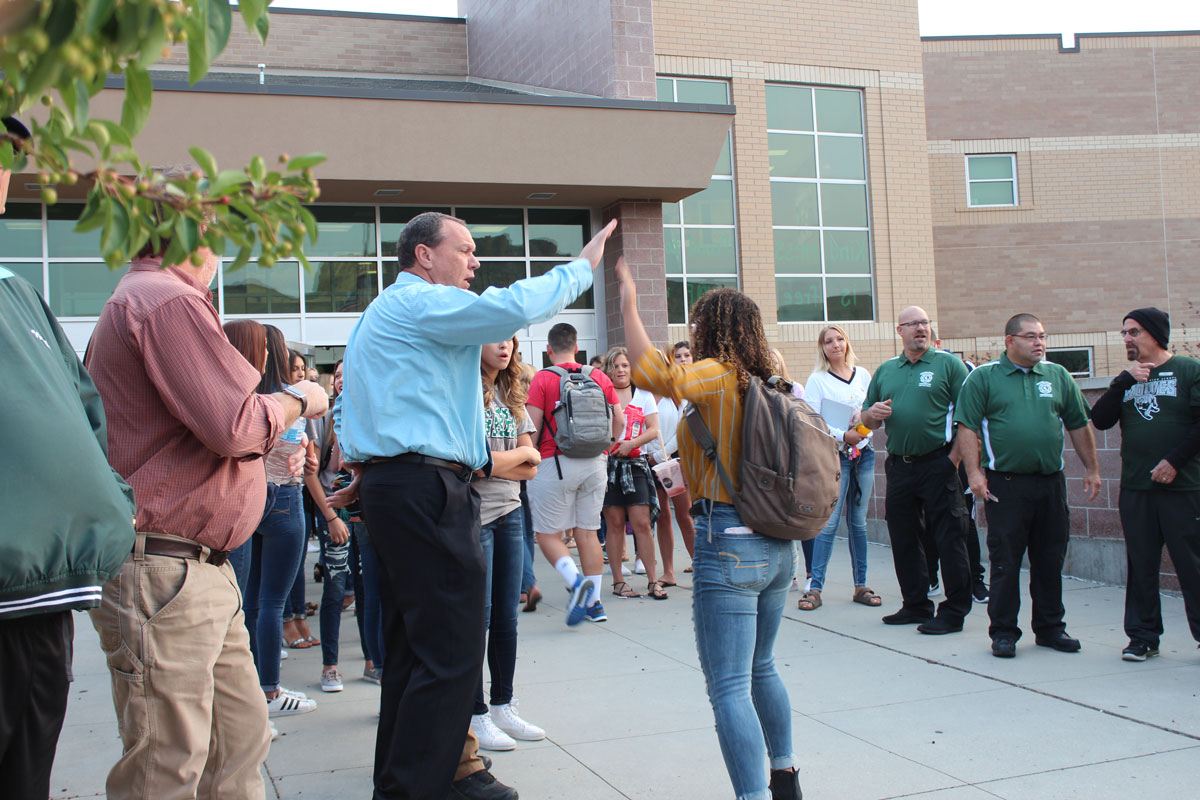 GRHS Students are Welcomed Back to School