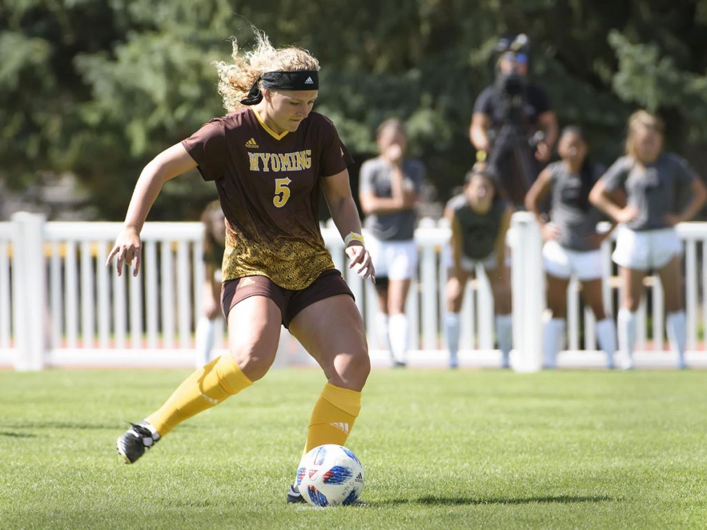 Senior Taylor Burton Named MW Defensive Player of the Year, First Team All-MW
