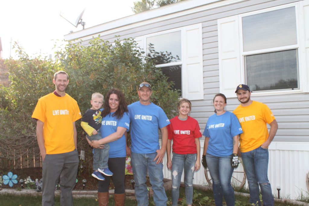 124 Helping Hands Day Volunteers Make Large Impact in Sweetwater County