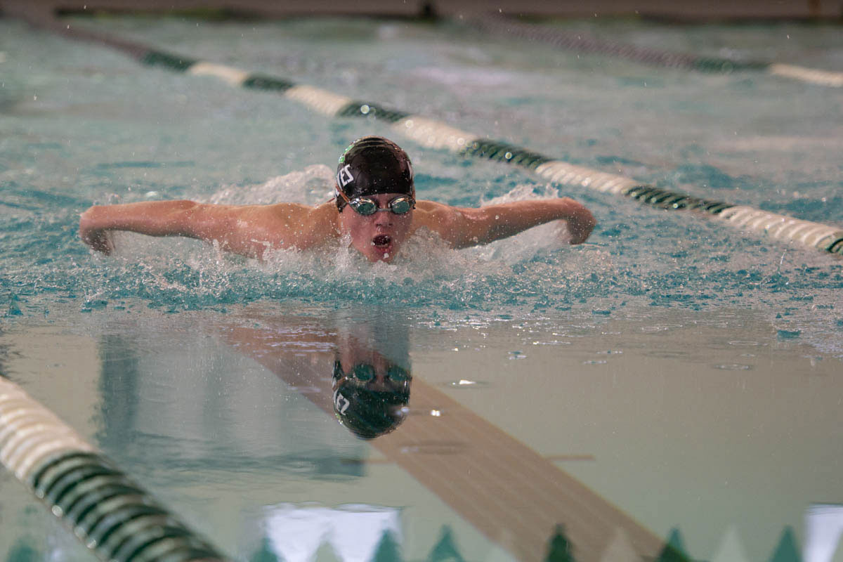 Wolves Take Fifth at Gillette Invite