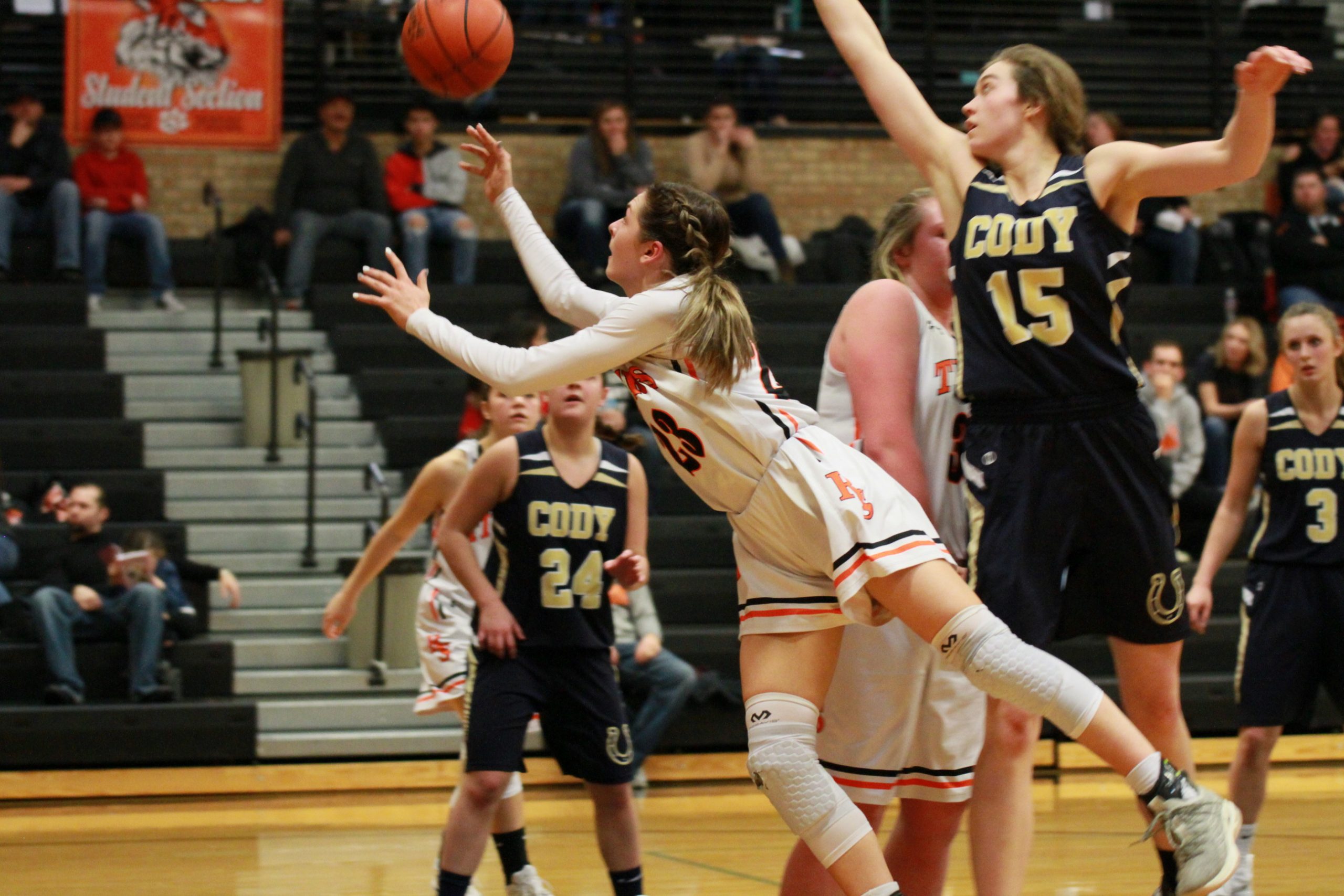 Tigers Split Games Against Broncs