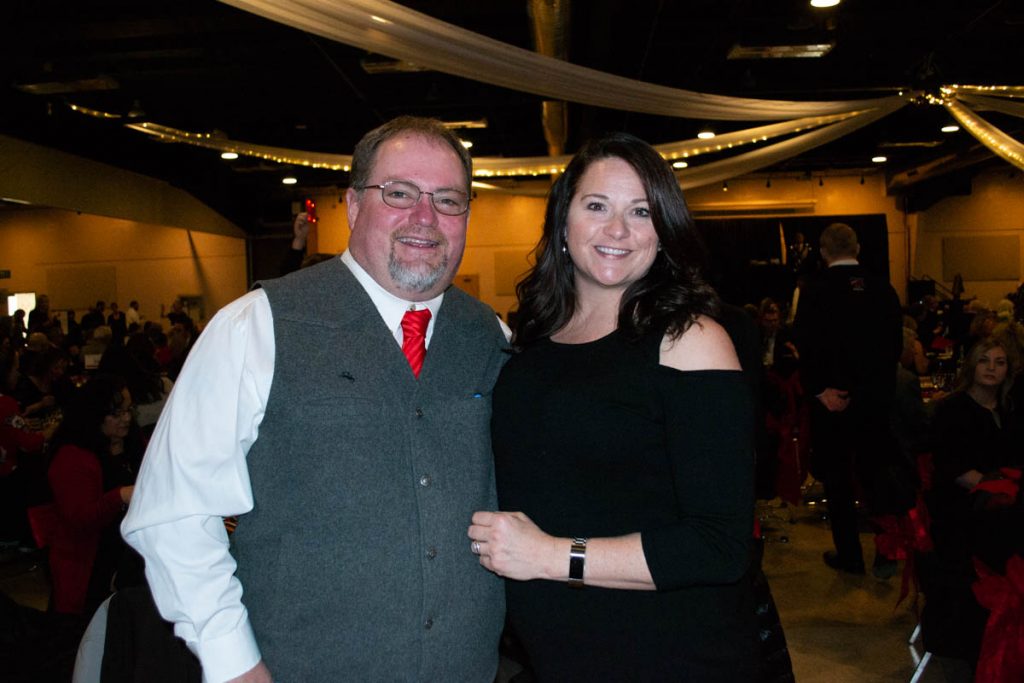 Community Dresses Up in Red and Black to Raise Funds for Hospital [PHOTOS]