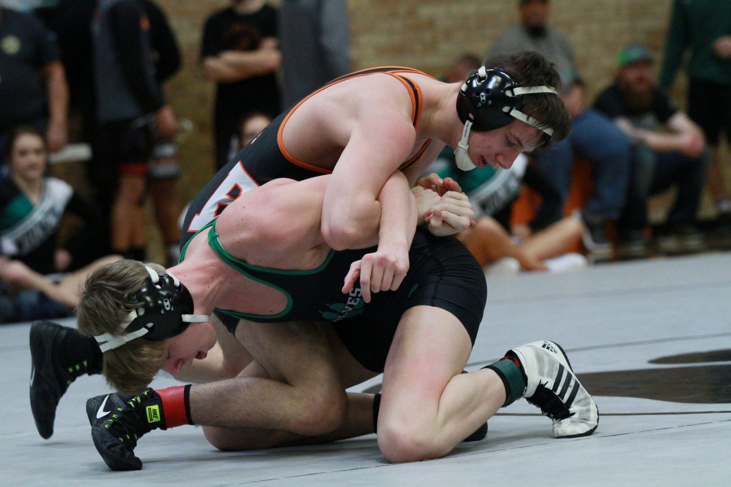 RSHS and GRHS Hit the Mats at Regional Tournament