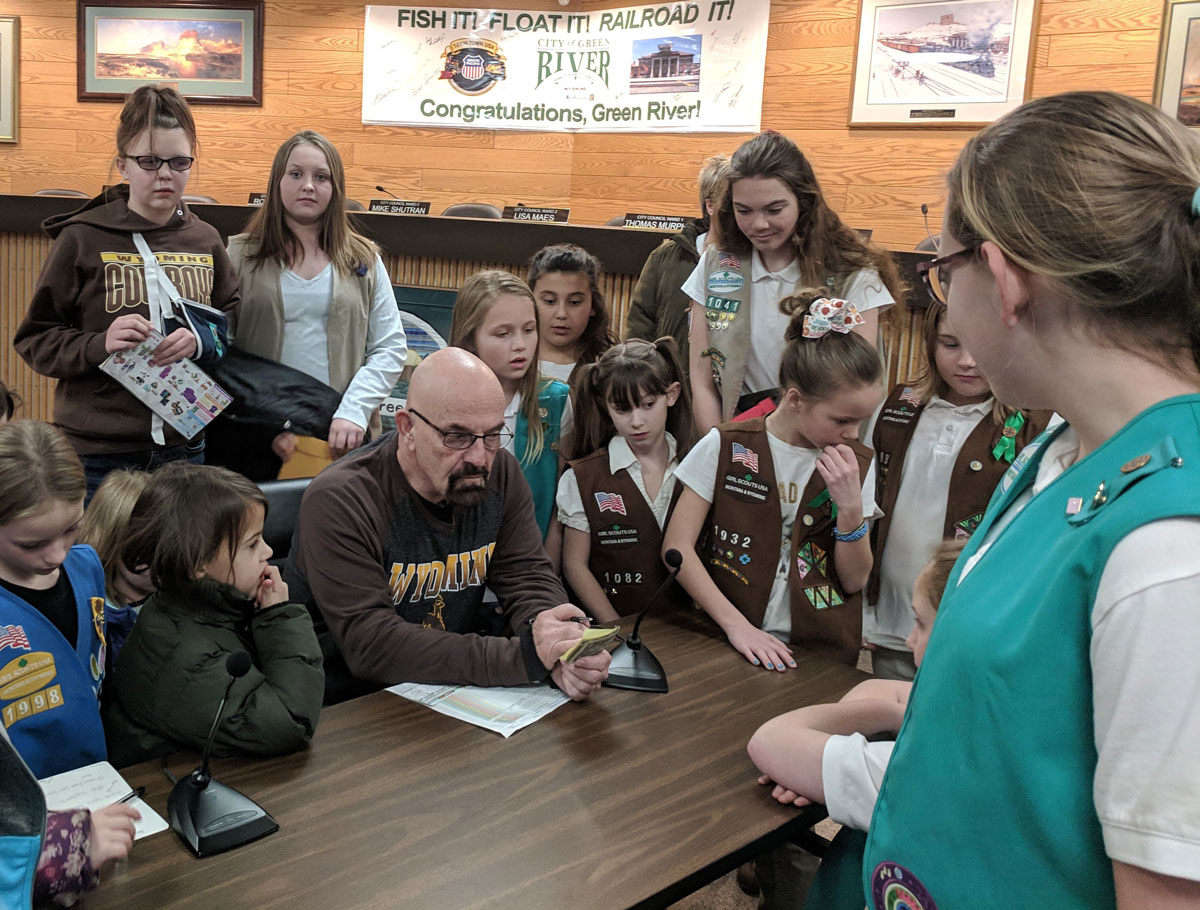 Mayor Rust Gets a Visit from the Girl Scouts