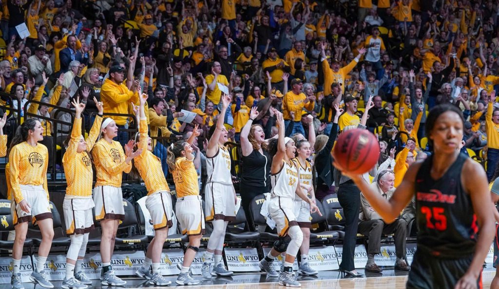 Last Minute Free Throw Gets Cowgirls the Win Over Pepperdine, 61-60