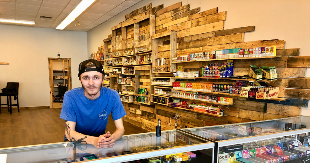 Black Market Vape & Smoke Opens in Rock Springs