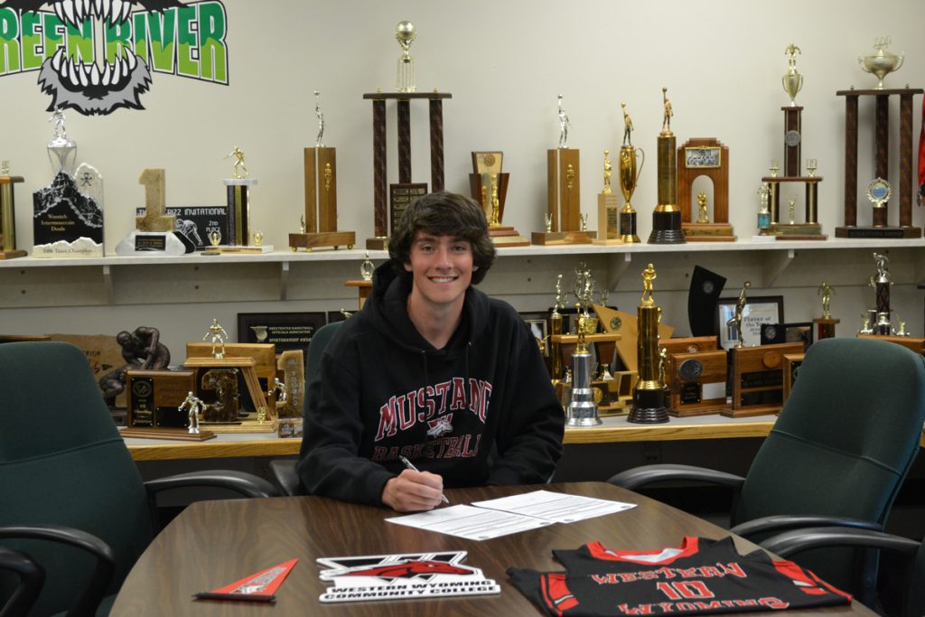 GRHS Standout Signs with Western Basketball