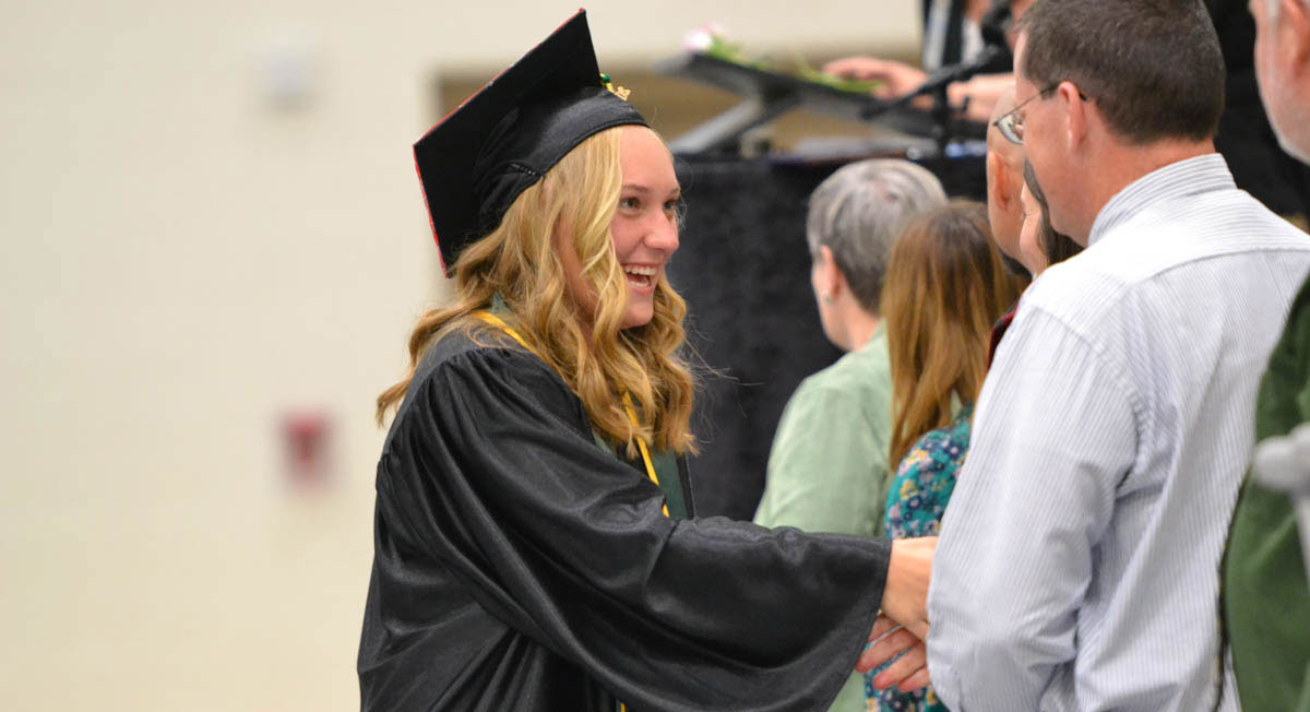 Farson-Eden High School Graduates 17 Seniors