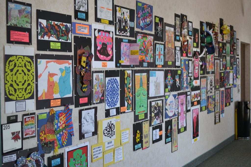 Monroe Elementary Shows Off Art Skills in Exhibition