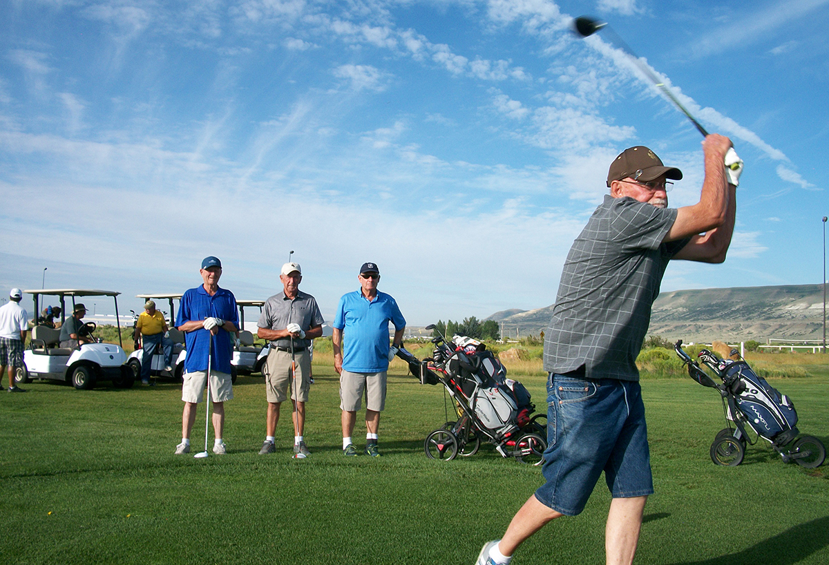 Cleve, Pasin Win Men’s Association Weekly Tournament