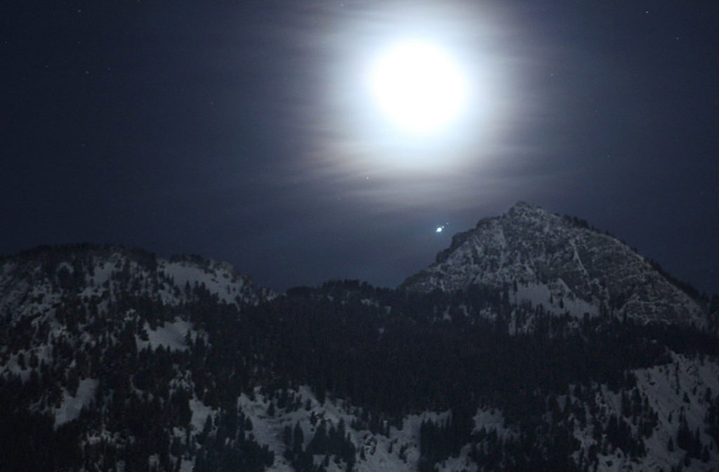 Cold Moon: Final Full Moon of the Decade Arrives After Midnight