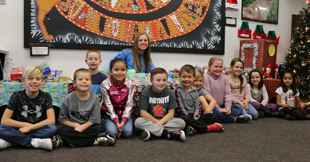 Children Collect About 2,000 Cans of Food for Food Bank