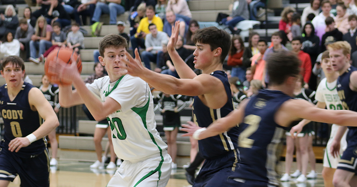 Photo Recap: Wolves Take Down Broncs