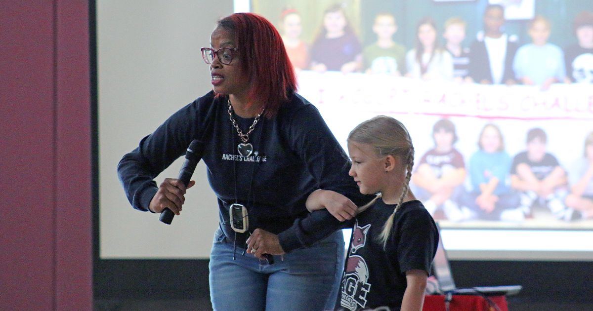 Students Accept Chain of Reaction Kindness Challenge
