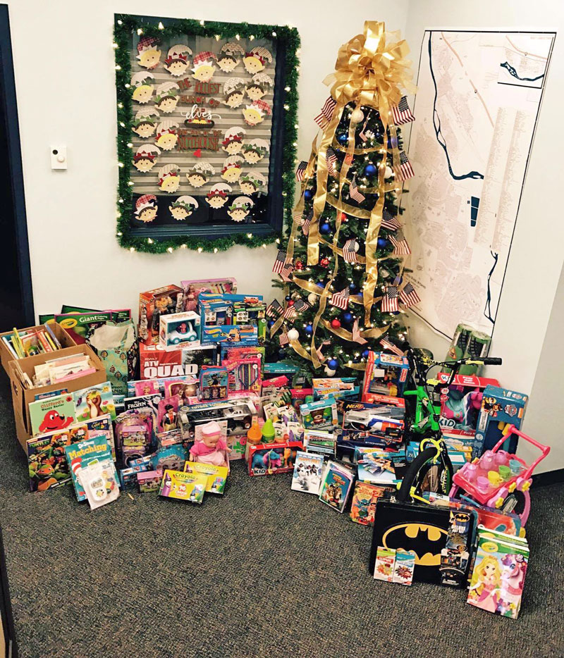 Sweetwater Combined Communications Center Dispatchers Collect Toys for Kids