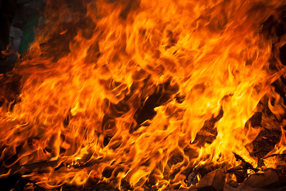 BREAKING: Arcing Power Lines Cause Brush Fire, Power Outage