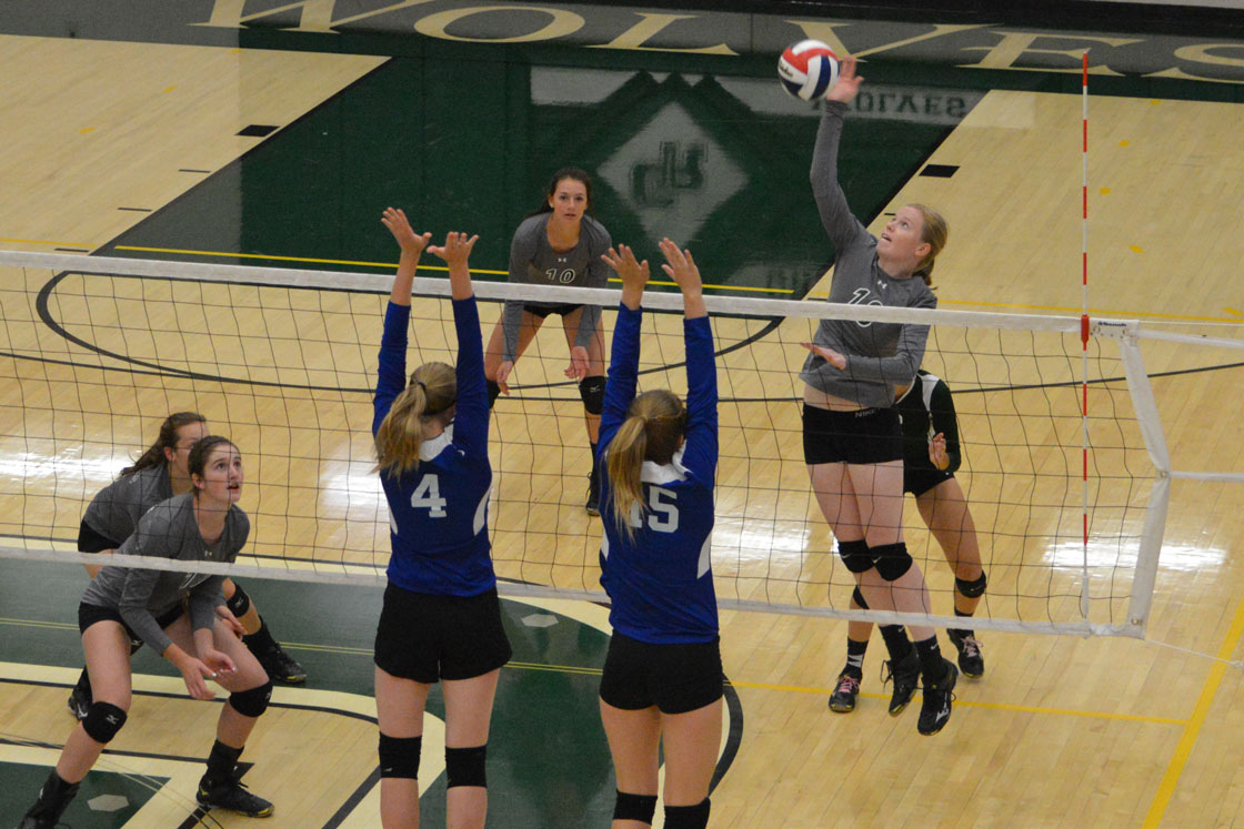 Lady Wolves Sweep Jackson Friday