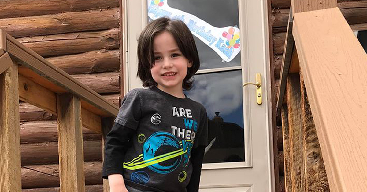 Residents Rally to Celebrate Boy’s Birthday in a Unique Way