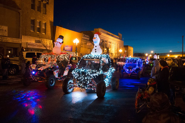 Rock Springs Downtown Hosts Mayor’s Tree Lighting and Christmas Parade This Saturday