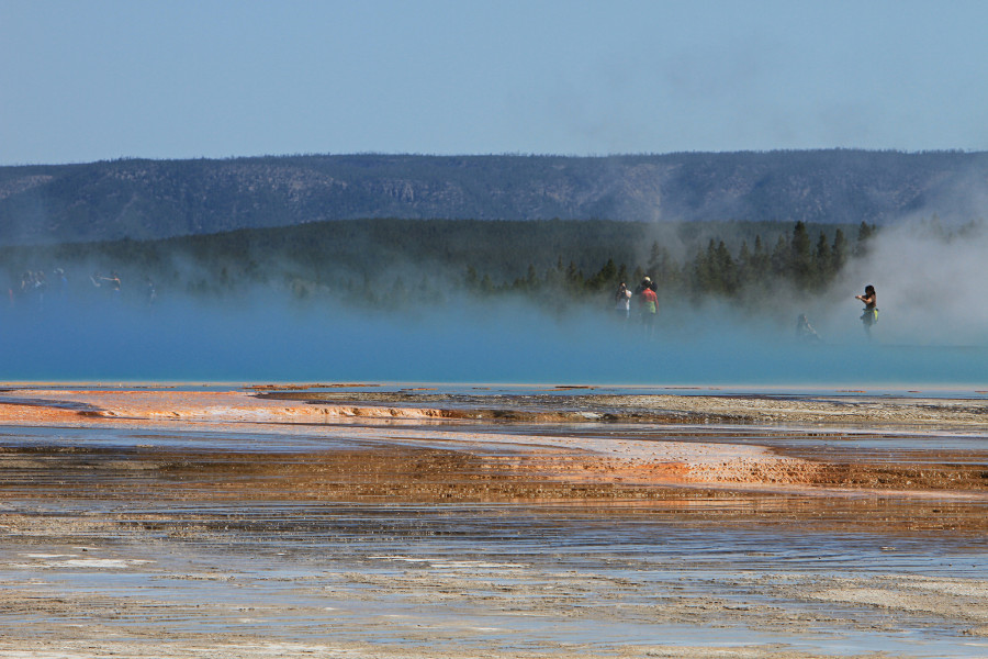 Yellowstone Reports Strong October Visitor Numbers
