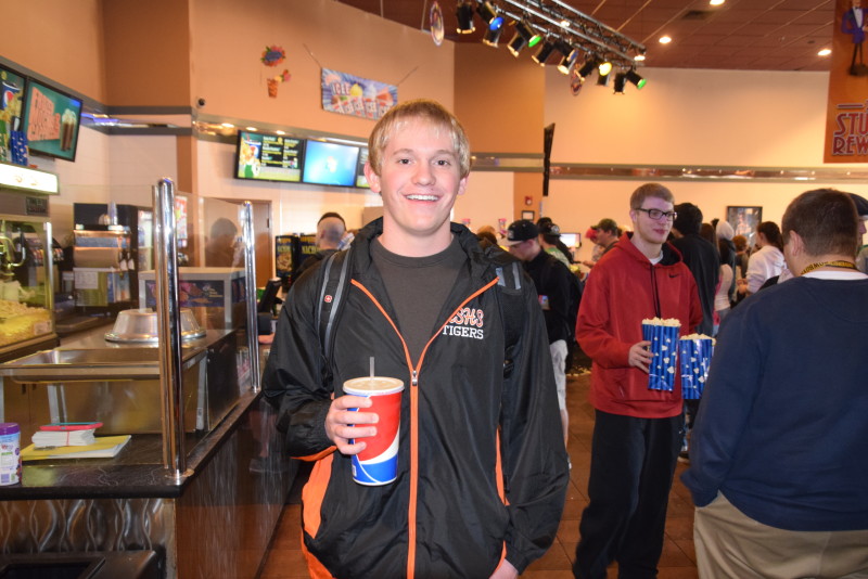 RSHS Seniors Earn GPA Reward to the Movies