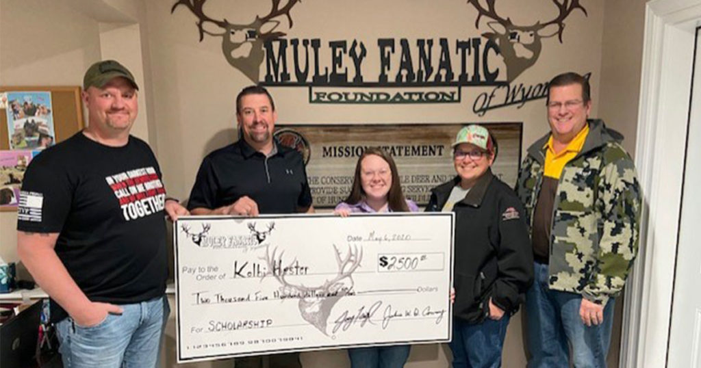 Muley Fanatic Foundation Awards Inaugural Conservation Scholarship to Green River Senior