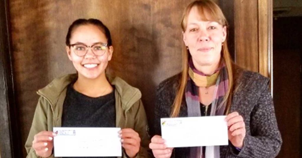 Woman’s Club of Rock Springs Provides Book Grant to Local Western Students