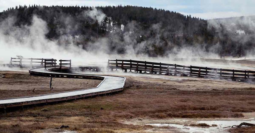 Fire South of Old Faithful Leads to Road Closure