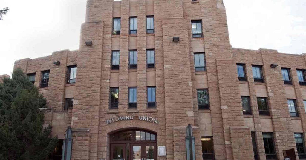 UW Announces Local Dean’s Honor Roll Students