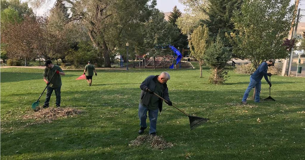 Arkansas Church Members Help With Green River Storm Cleanup