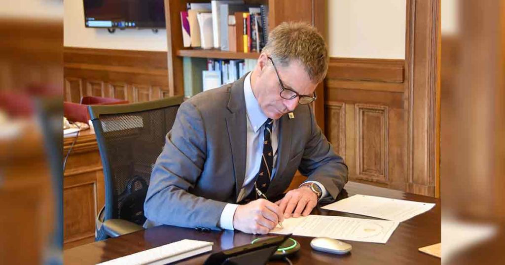 Governor Gordon Signs Executive Order Providing Tax Relief to Employers