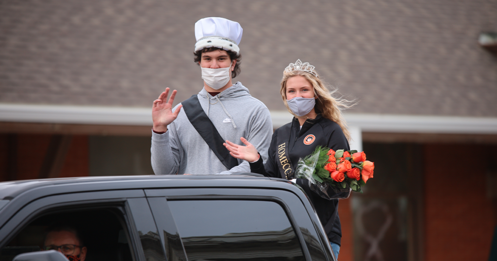 PHOTOS: RSHS Shows School Spirit in Homecoming Parade
