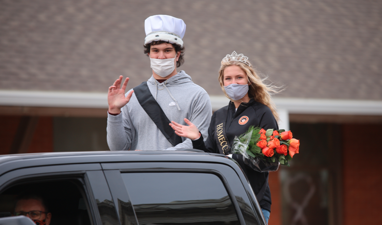 PHOTOS: RSHS Shows School Spirit in Homecoming Parade