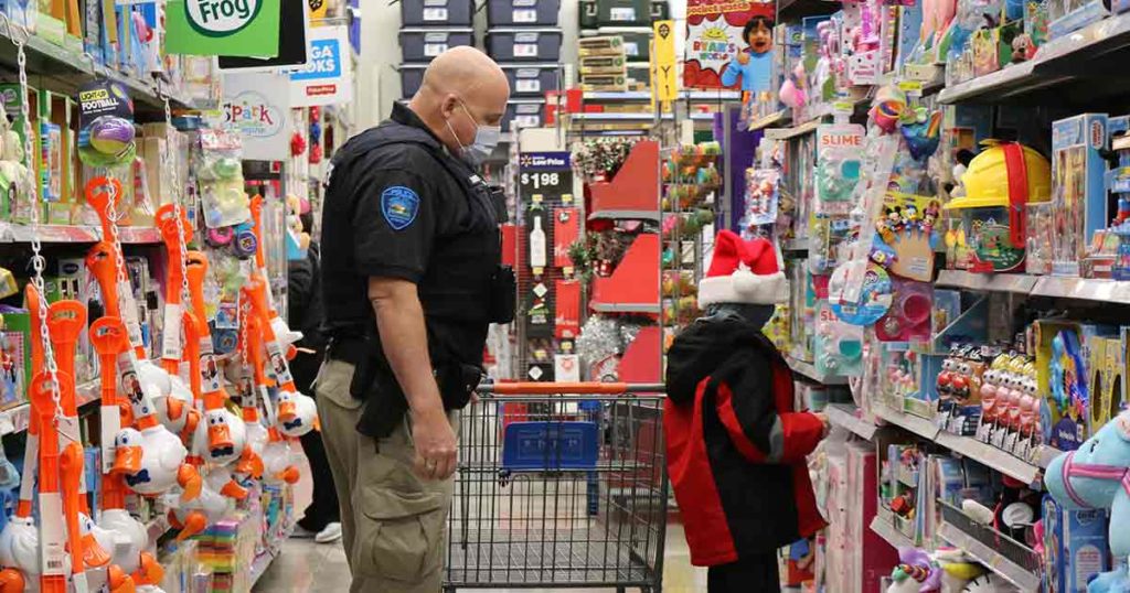 Sweetwater County Shop With a Cop Event a Success