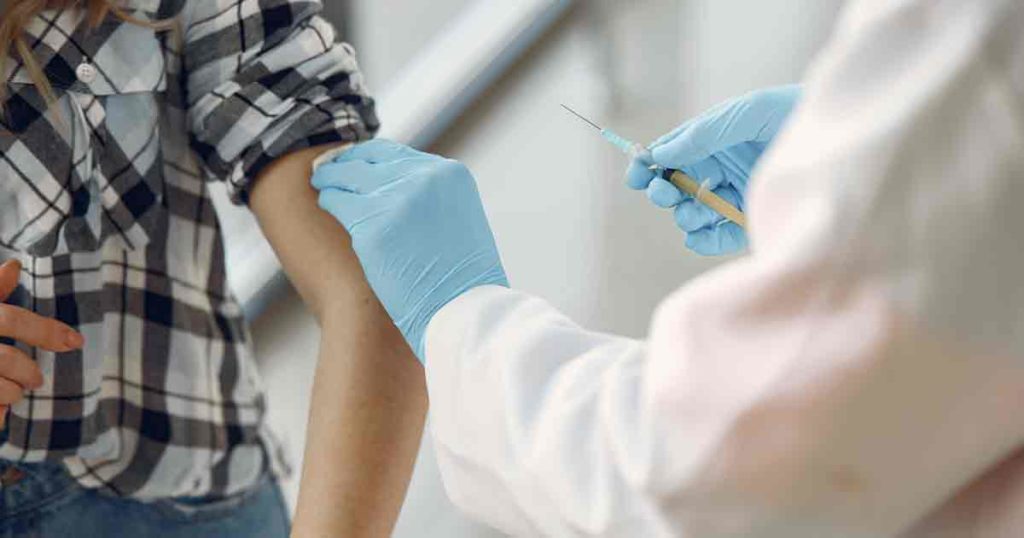 UW Survey Shows 58 Percent of Wyomingites Likely to Get COVID-19 Vaccine