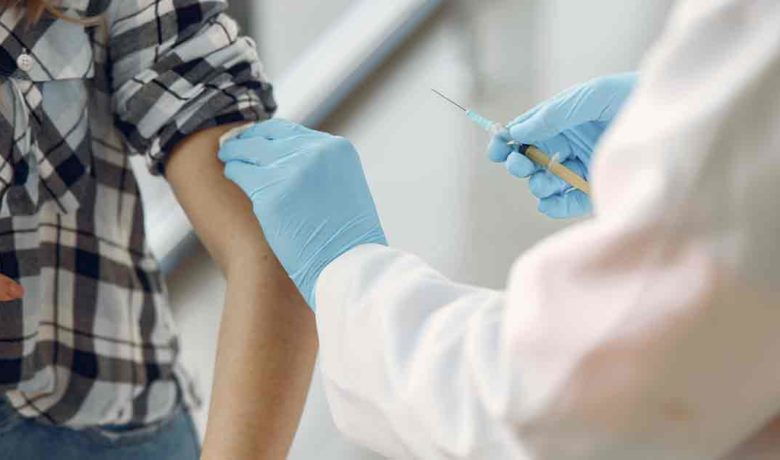 UW Survey Shows 58 Percent of Wyomingites Likely to Get COVID-19 Vaccine