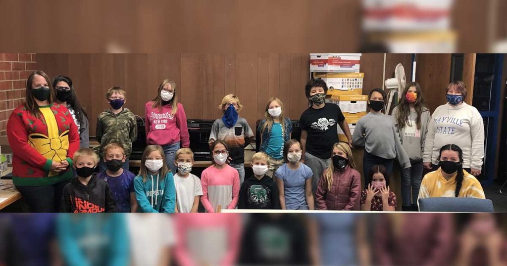 Washington Elementary Students Make 3-D Ornaments for Governor’s Christmas Tree