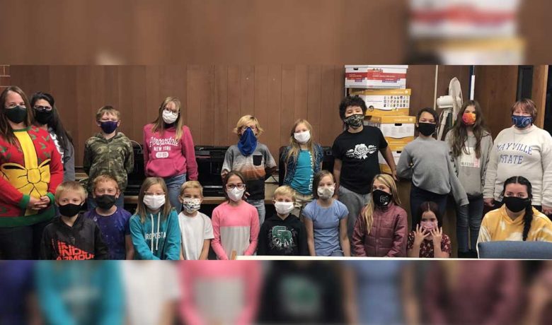 Washington Elementary Students Make 3-D Ornaments for Governor’s Christmas Tree