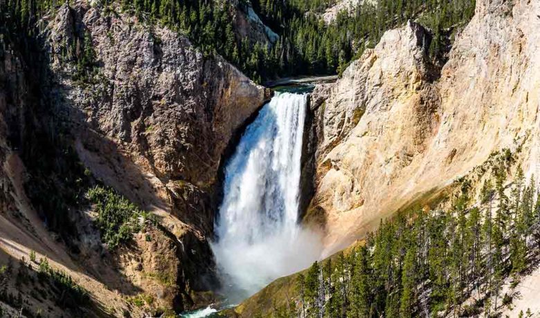 Yellowstone National Park Sees Decrease in August Visits This Year