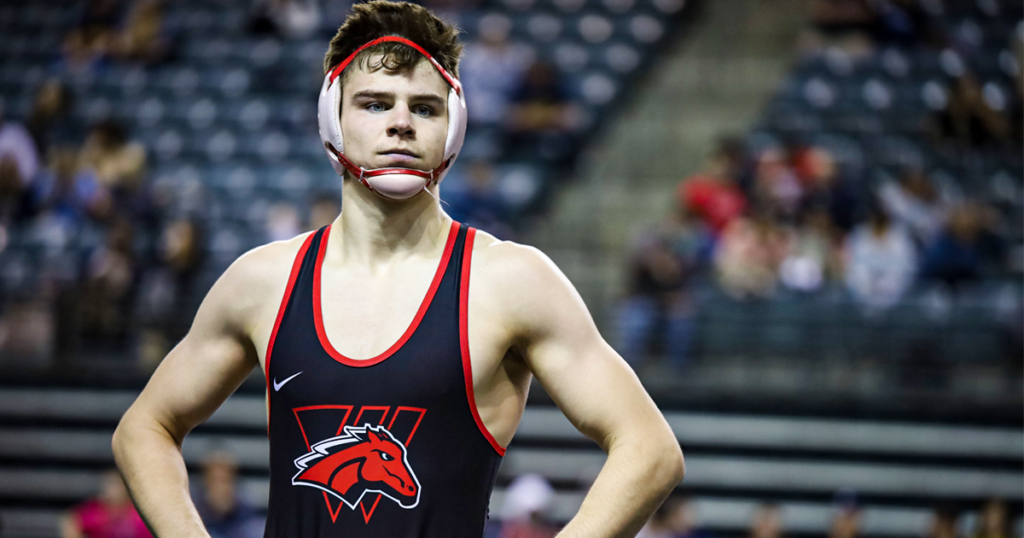 No. 2 Mustangs Outscore Opponents 104-3 in Apodaca Duals