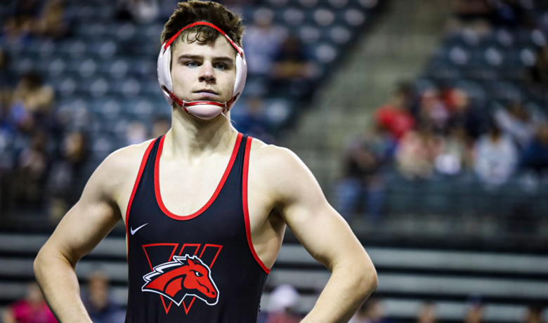 No. 2 Mustangs Outscore Opponents 104-3 in Apodaca Duals