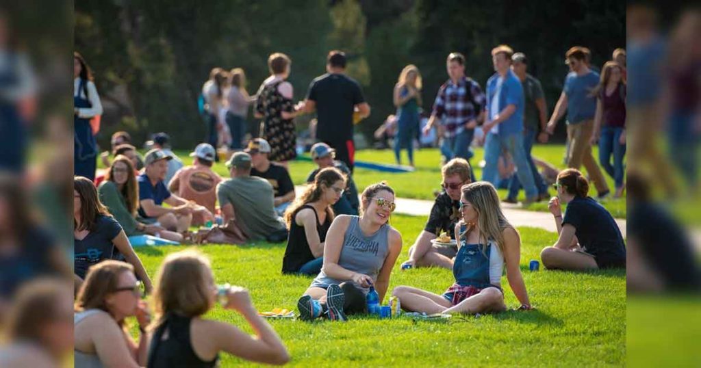 UW to Halt COVID-19 Testing Program at End of Semester