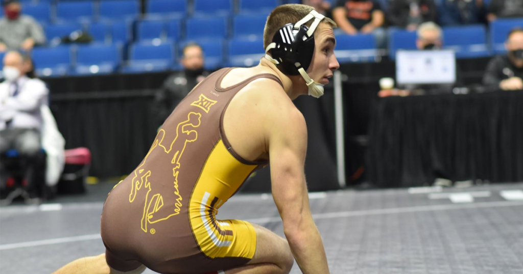 Seven UW Wrestlers Headed to National Tournament
