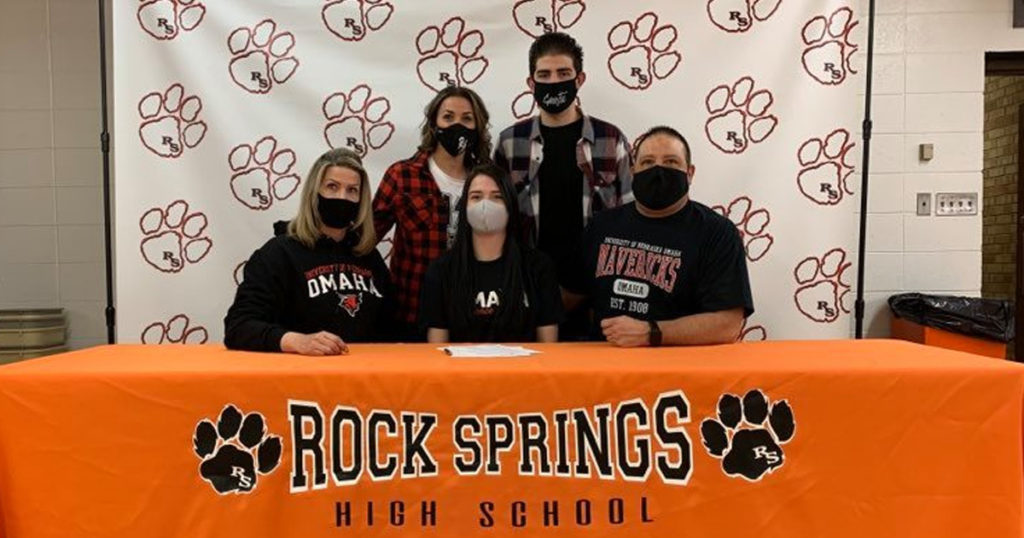 Petty Joins Maverick Dance